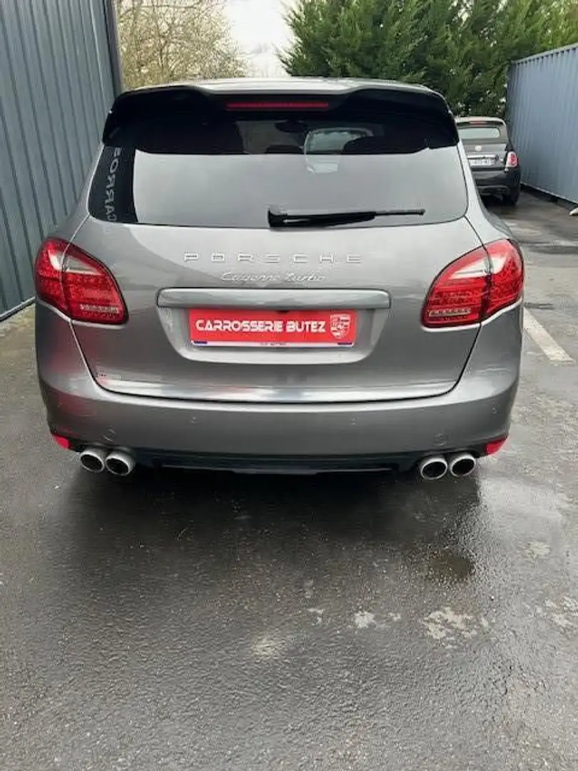Porsche Cayenne TURBO V8 500CV Gri - 2