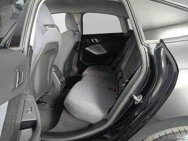 BMW 2 Series view 9