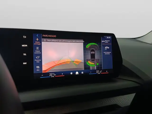 BMW 2 Series view 13