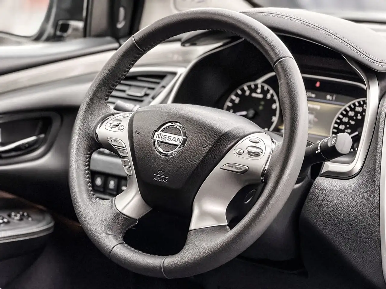 Nissan Murano снимка Nissan Murano