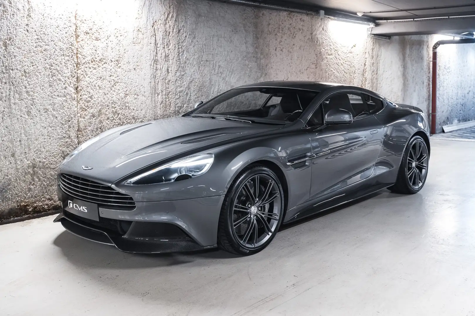 Aston Martin Vanquish (II) V12 6.0 573 Touchtronic II Silber - 1