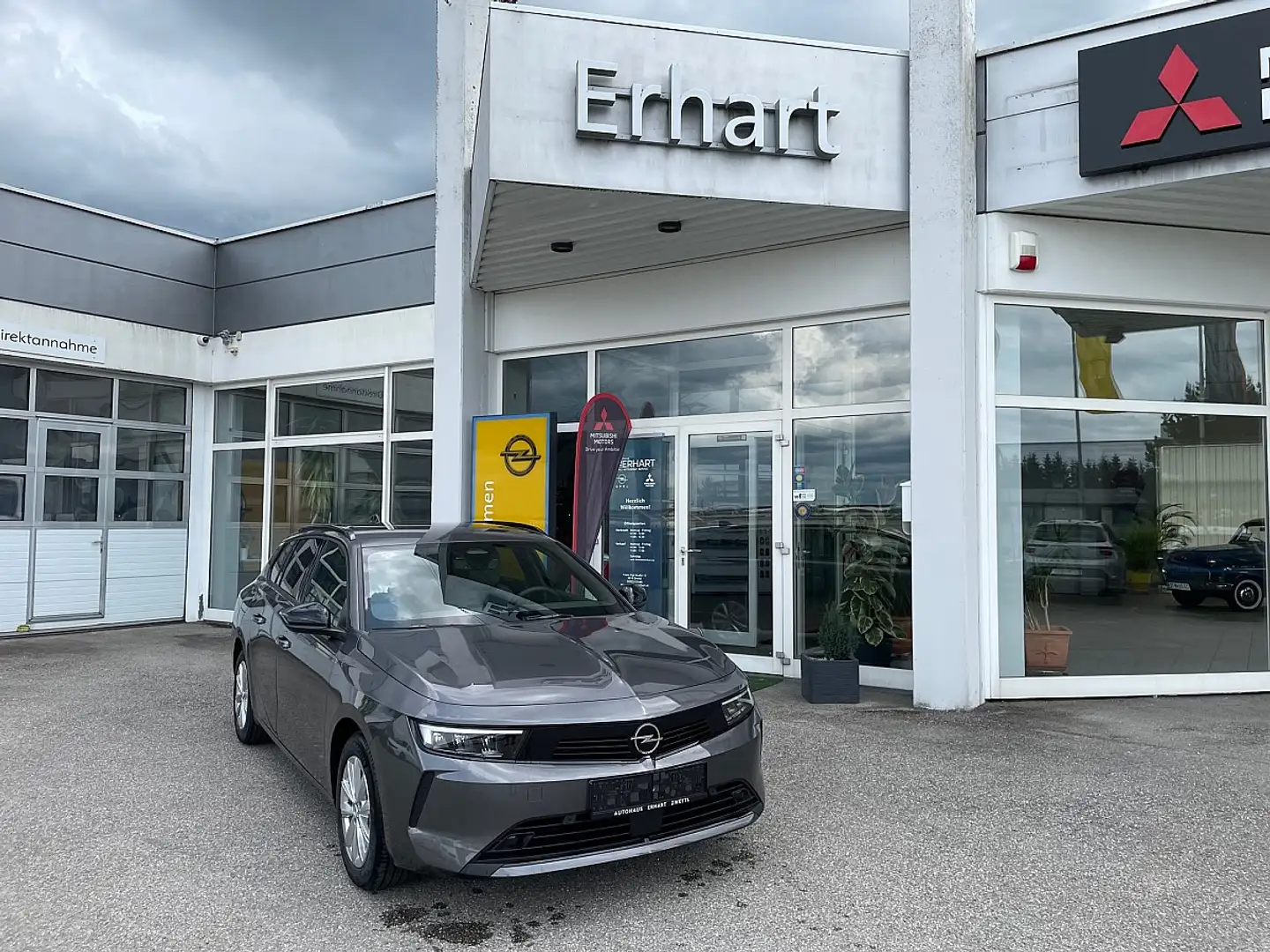 Opel Astra ST 1,2 Turbo MHEV Edition Aut. Grau - 1