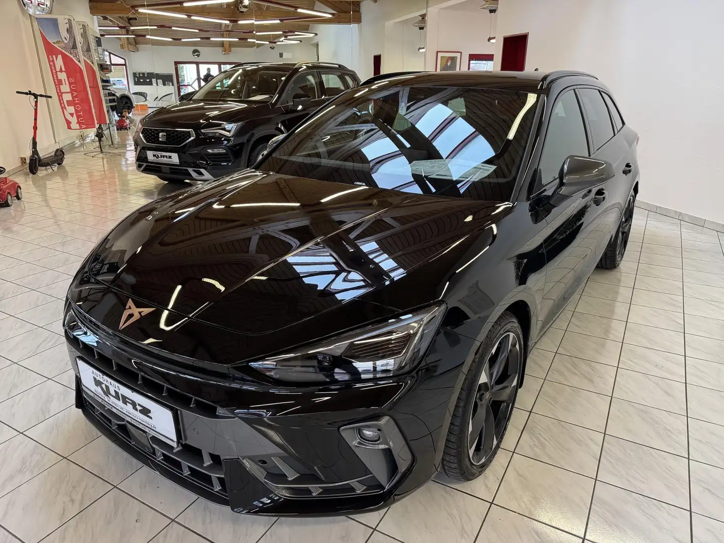 CUPRA Leon Sportstourer ST 1,5 eTSI DSG Kombi  AHK/EL.HECK... Negro - 1