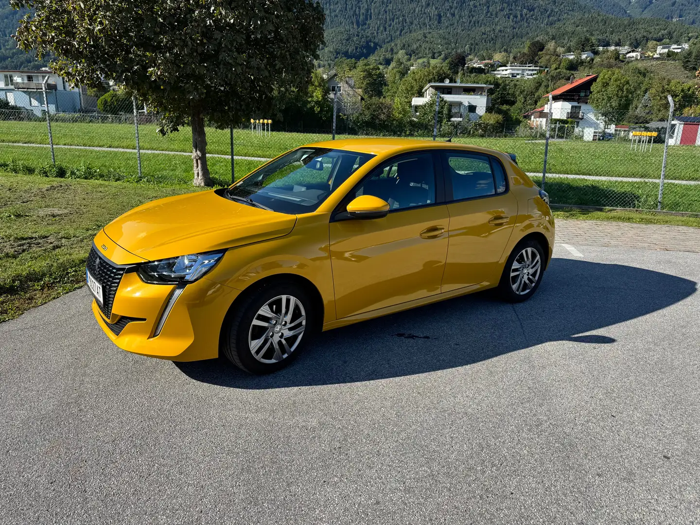 Peugeot 208 1.2 PurTech 100 Active—Zahnriemen neu! Gelb - 1