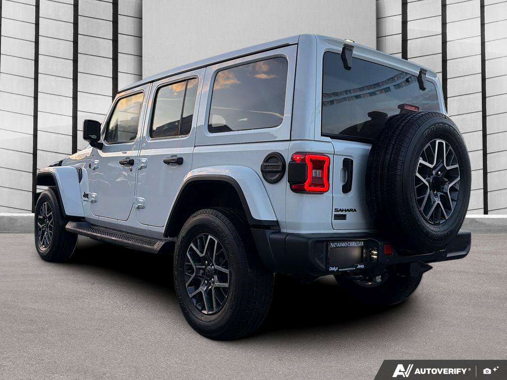 2026 Jeep Wrangler Sahara 4 Door 4x4 | Clean CarFax! | Ultra Low KMs! — photo 4