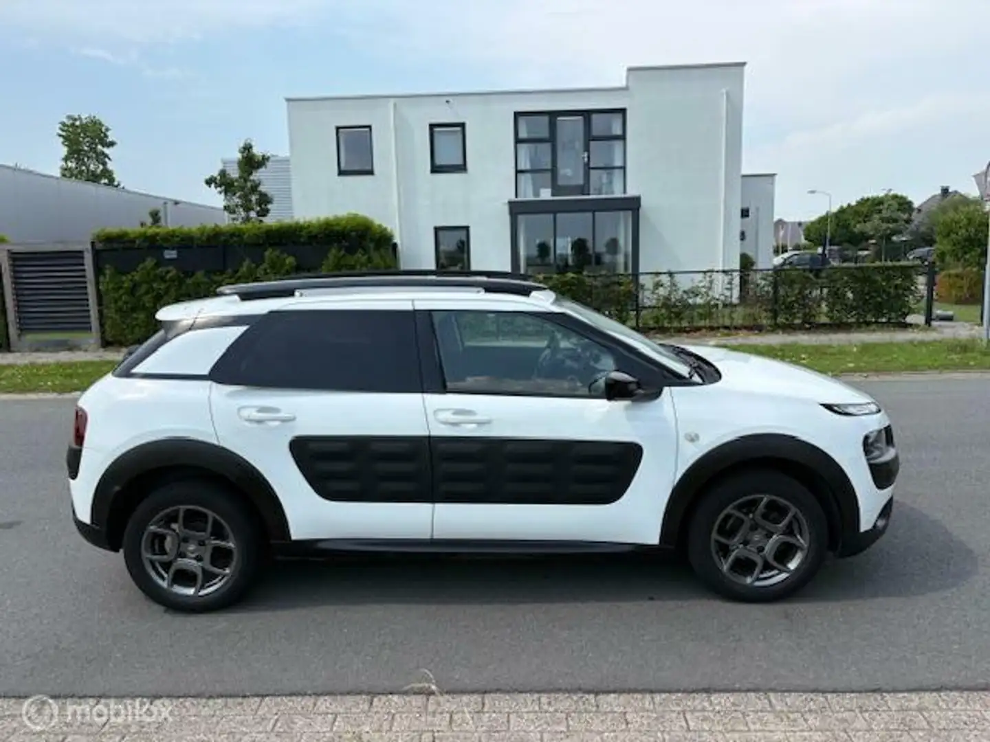 Citroen C4 Cactus 1.2 VTI PureTech Business automaat. Blanc - 2