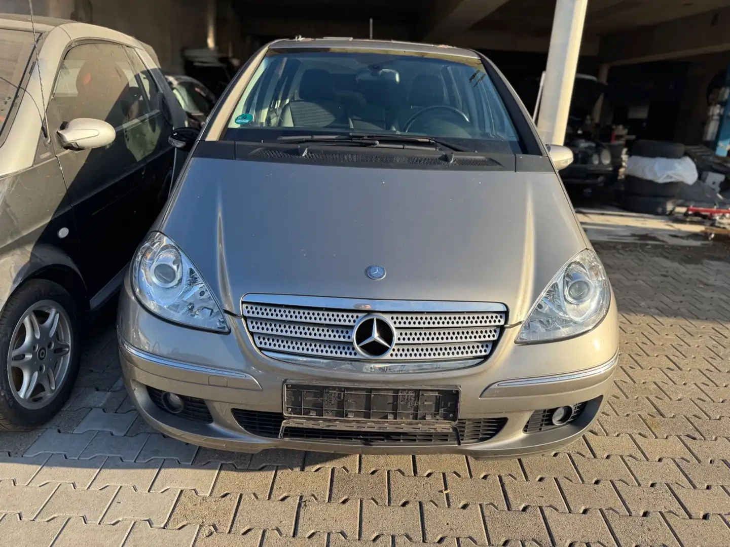 Mercedes-Benz A 170 AVANTGARDE Polar Star / 1.hand Grau - 1