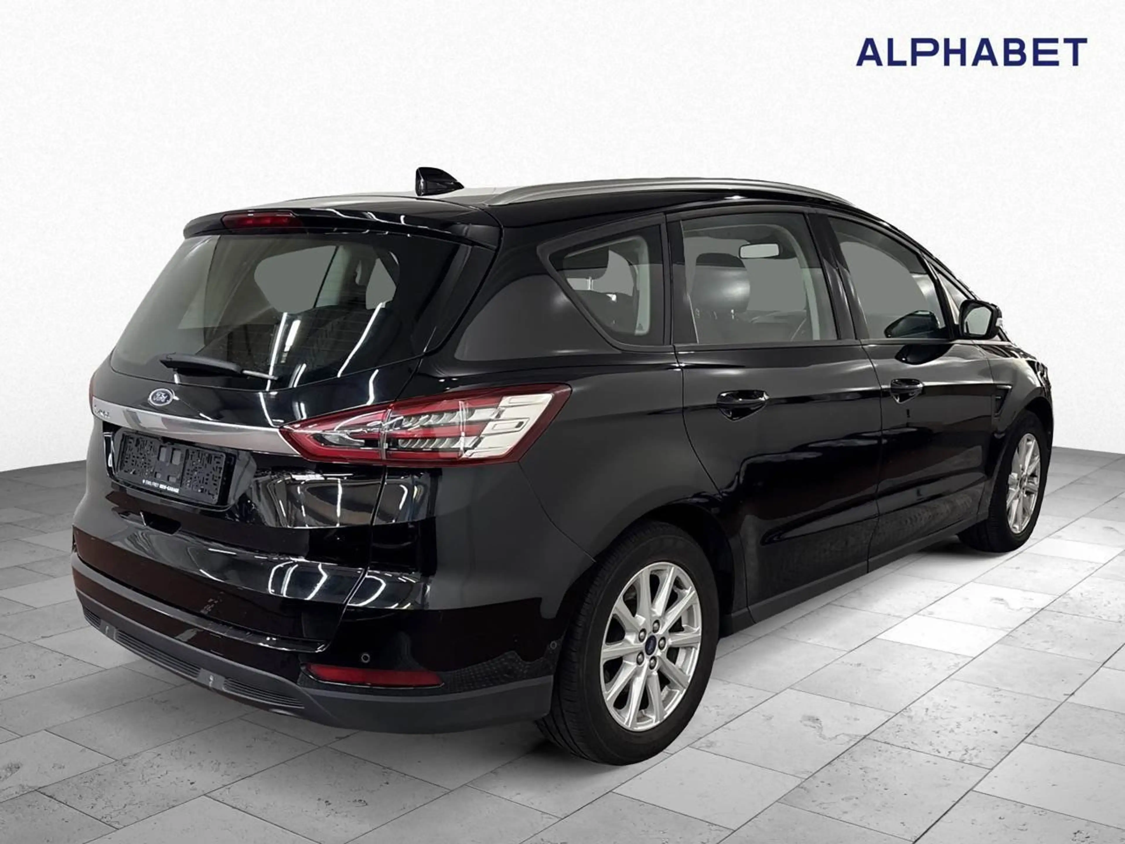 Ford S-Max 2.0 EcoBlue Trend SpoSi Key Navi RKam AUT — photo 6