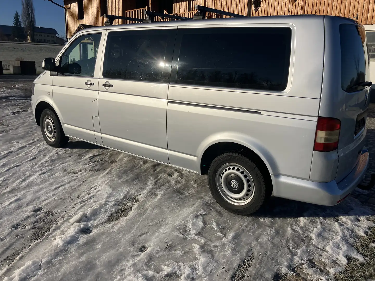 Volkswagen T5 Kombi HD-Kombi LR 2,0 TDI BMT D-PF Silber - 2