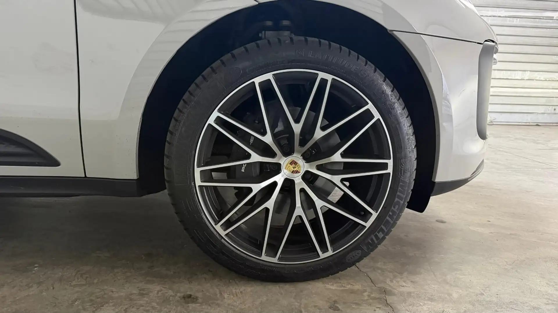 포르쉐 Porsche Macan 2024 화이트 사진 3