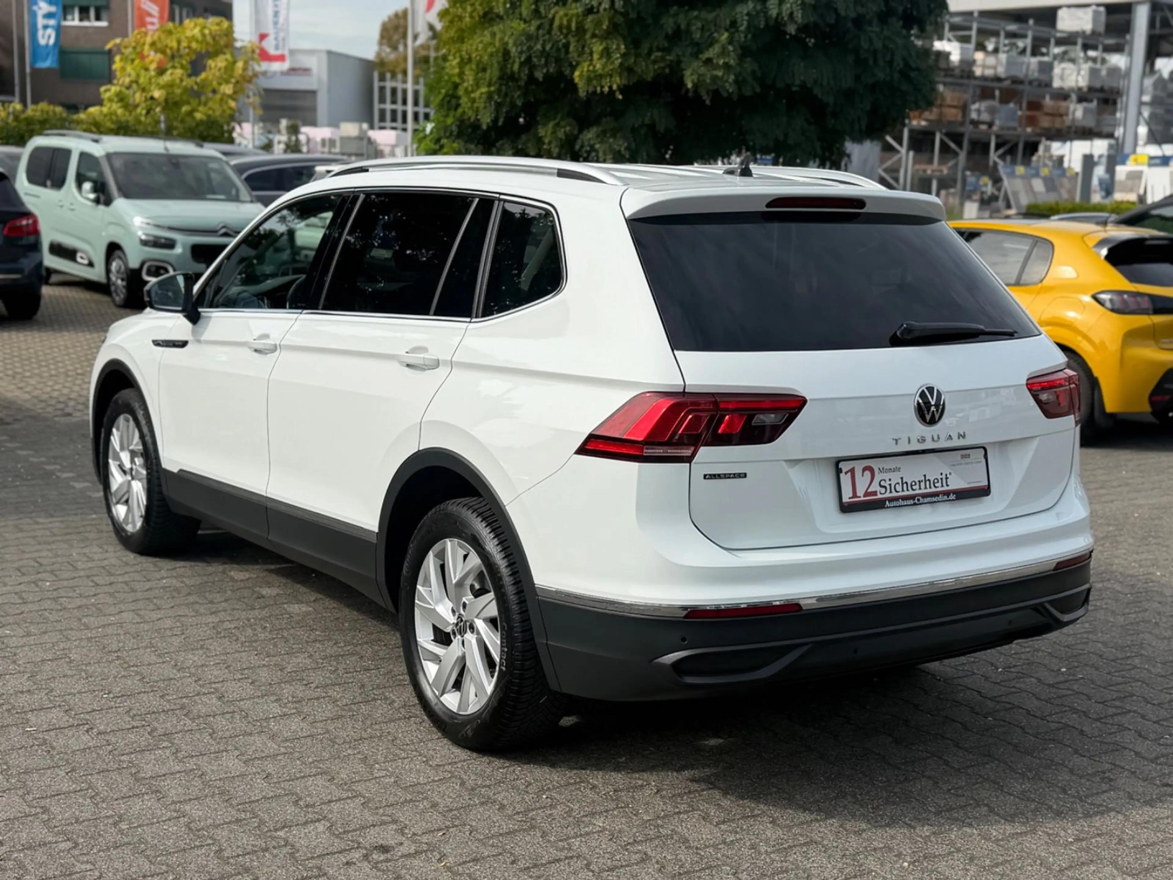 Volkswagen Tiguan Allspace Life — photo 4