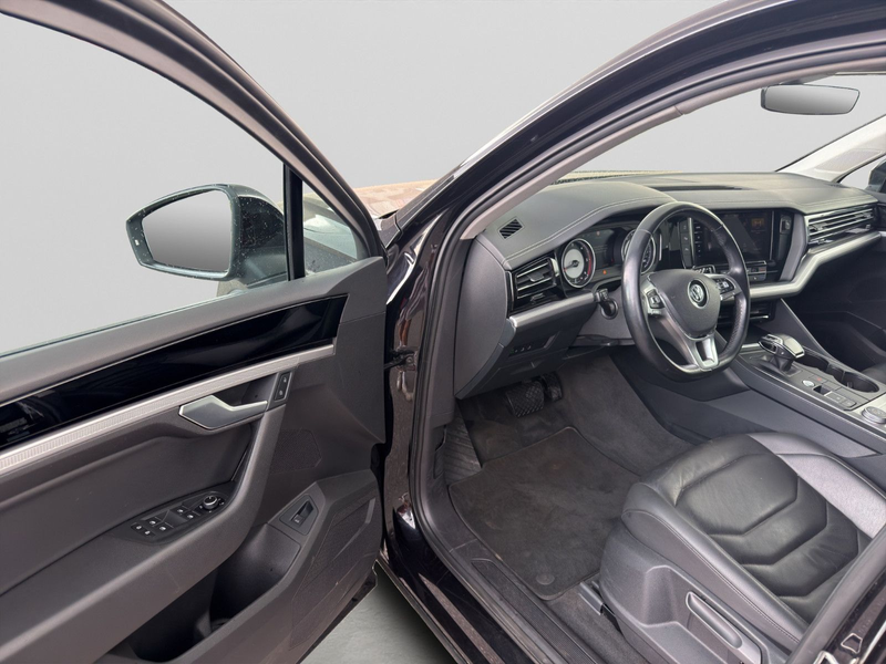 Volkswagen Touareg 3.0 TDI DSG 4M KAM ACC SITZH LED APP AHK — photo 11