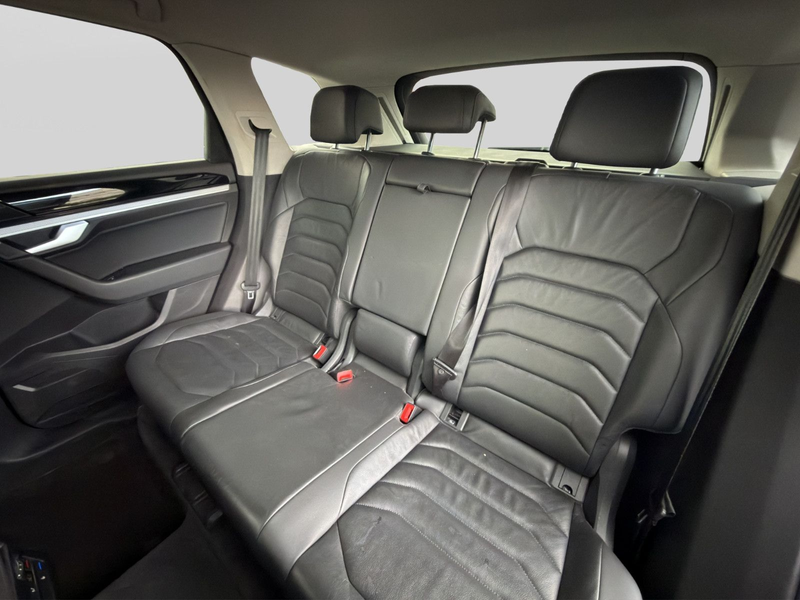 Volkswagen Touareg 3.0 TDI DSG 4M KAM ACC SITZH LED APP AHK — photo 14