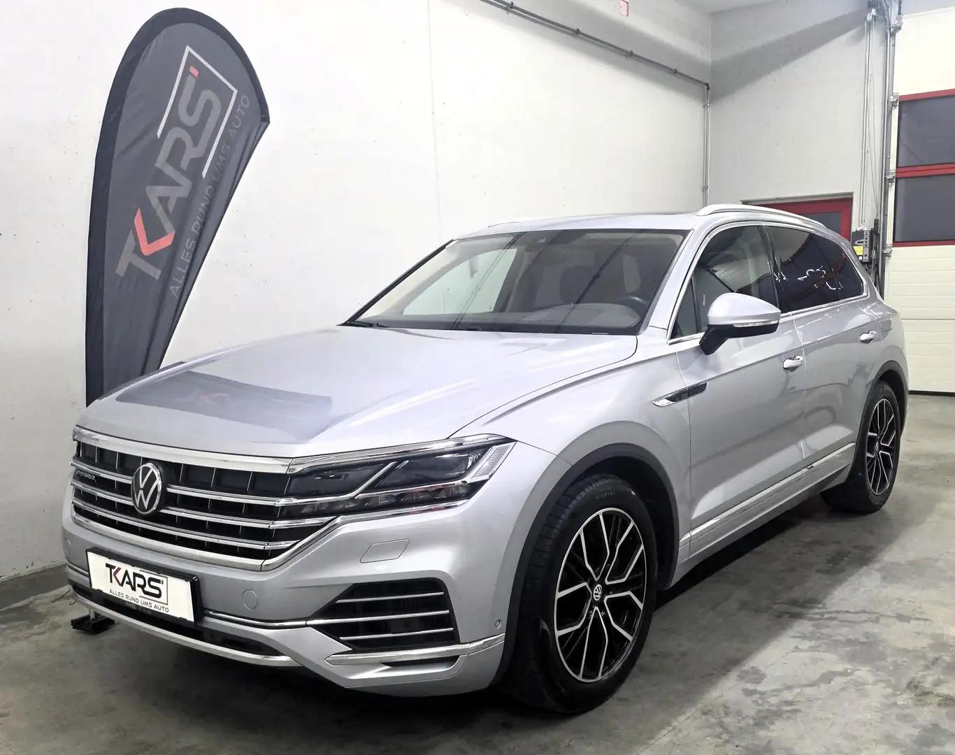 Volkswagen Touareg 4 Motion V6 TSI eHybrid PHEV Pano Matrix Silber - 1