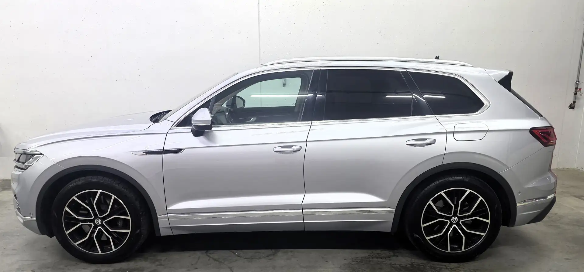 Volkswagen Touareg 4 Motion V6 TSI eHybrid PHEV Pano Matrix Silber - 2