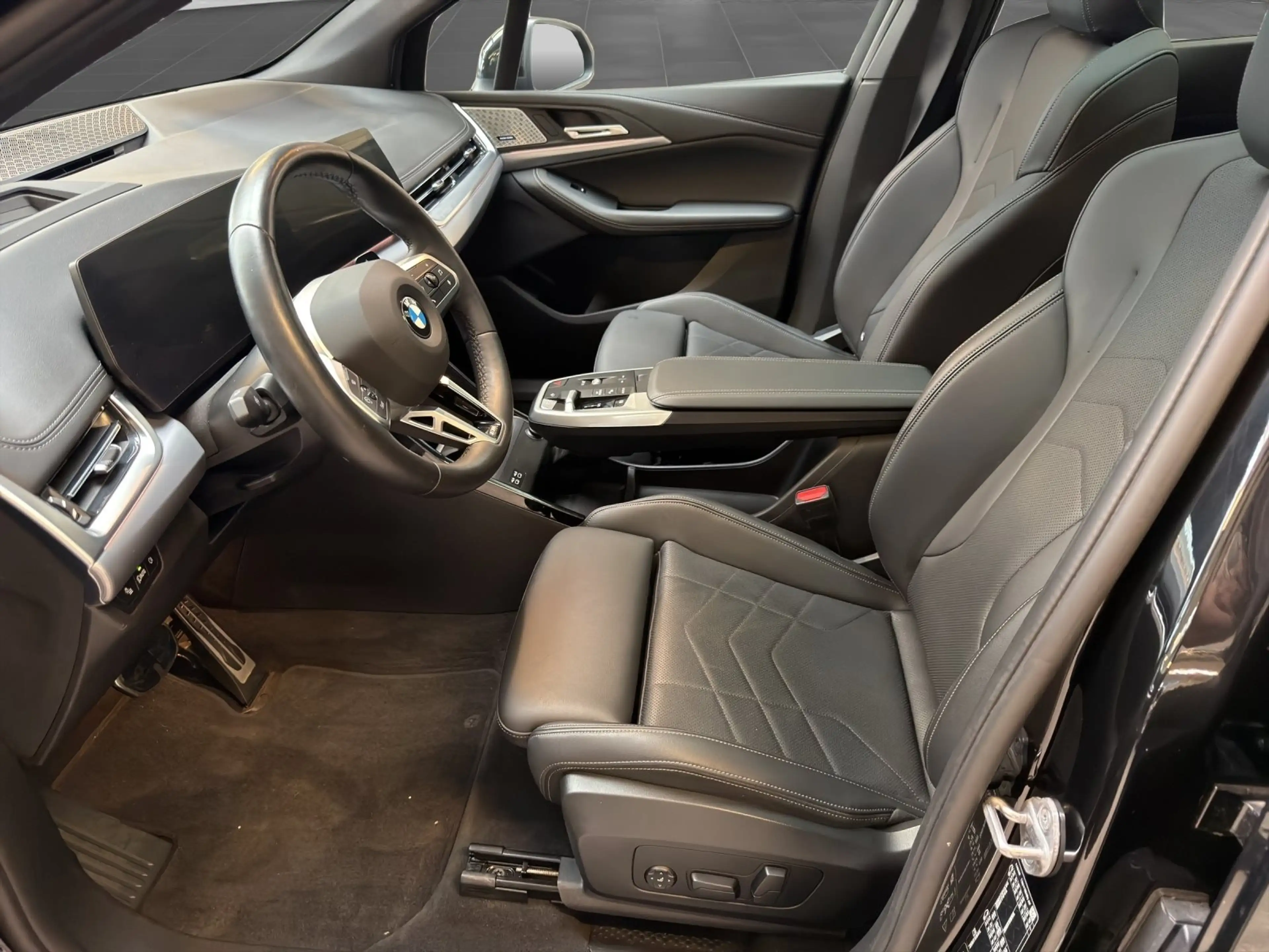 BMW 223 i xDrive Active Tourer M Sport/Pano/Head-Up/HK-Sou — photo 11