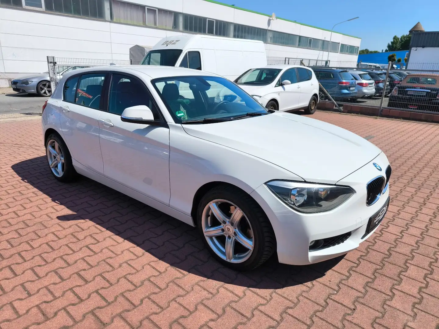 BMW 116 i Lim. 5-trg. Steuerkette Neu Weiß - 1