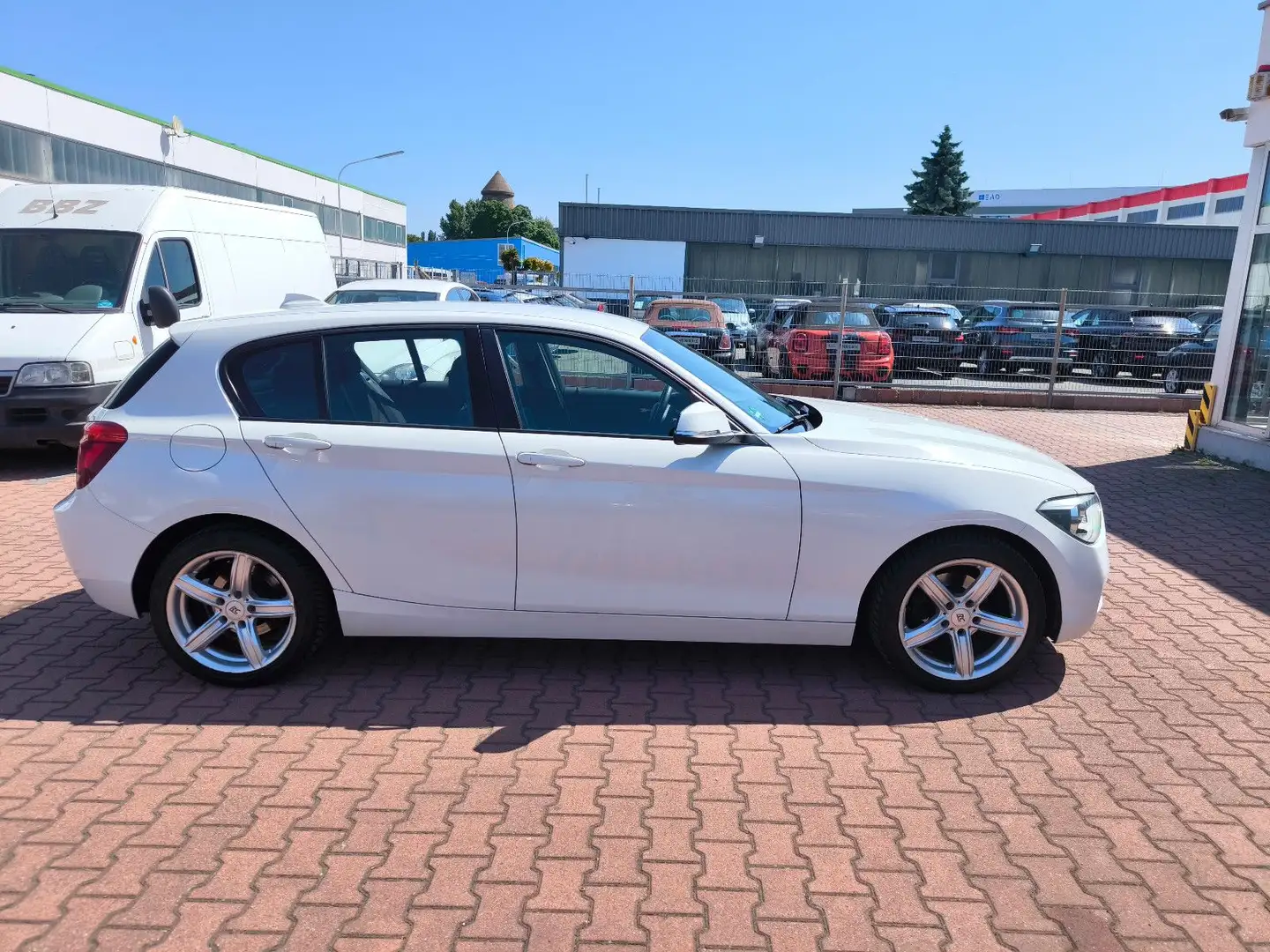 BMW 116 i Lim. 5-trg. Steuerkette Neu Weiß - 2