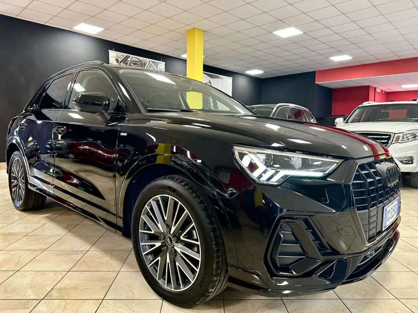 Audi Q3 35 TDI quattro S tronic S LINE BLACK EDITION Noir - 1