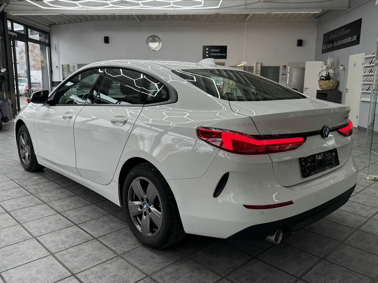 BMW 216 dA Advantage, 2.Hd., LED, Navi Blanc - 2