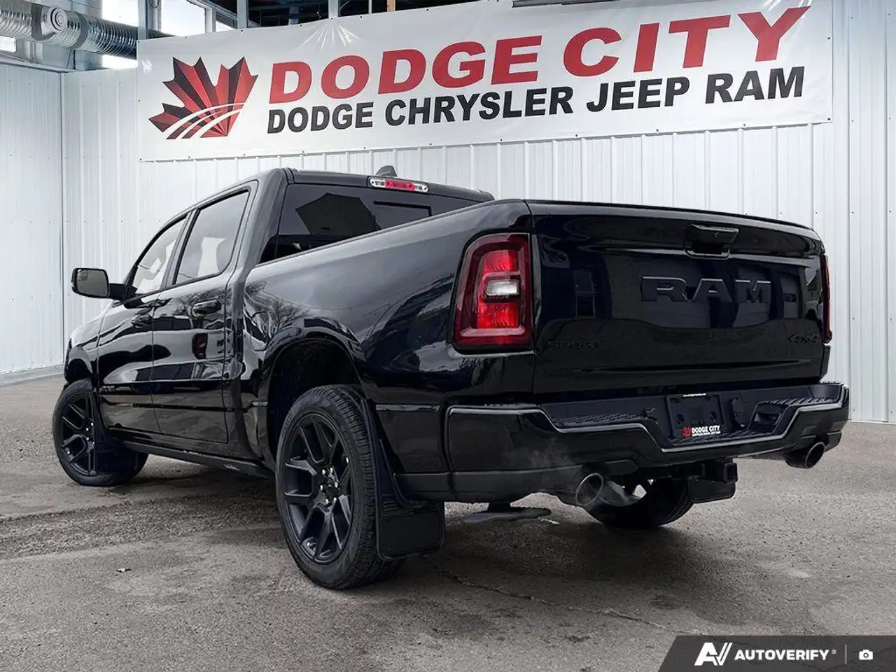 RAM 1500 снимка RAM 1500