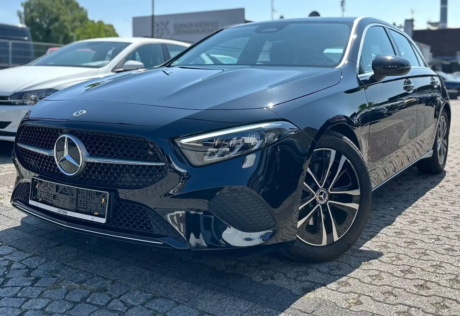 Mercedes-Benz A 180 -DIGITAL-KAMERA-LEDER-AUTOMA- Schwarz - 1