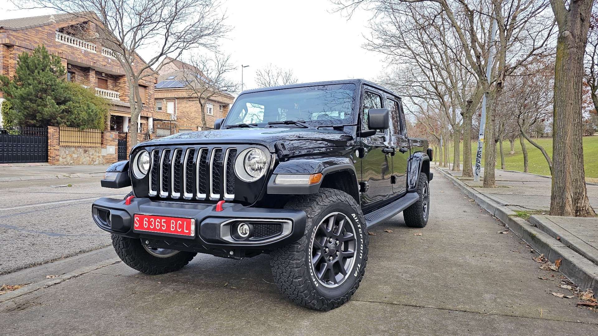 Jeep Gladiator 3.0 CRD Overland - foto 1