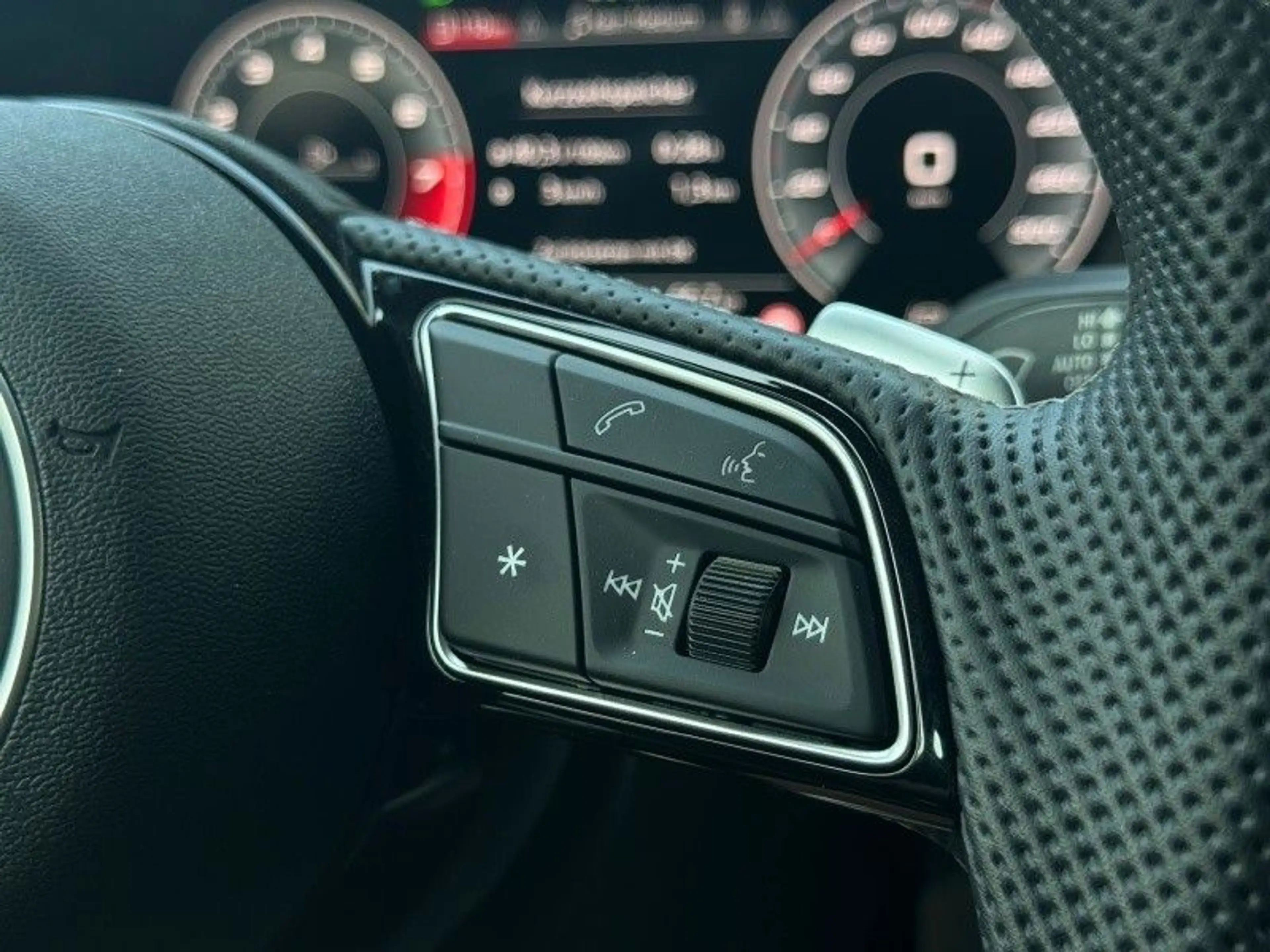 Audi S3 Sportback 2.0 TFSI quattro — photo 15