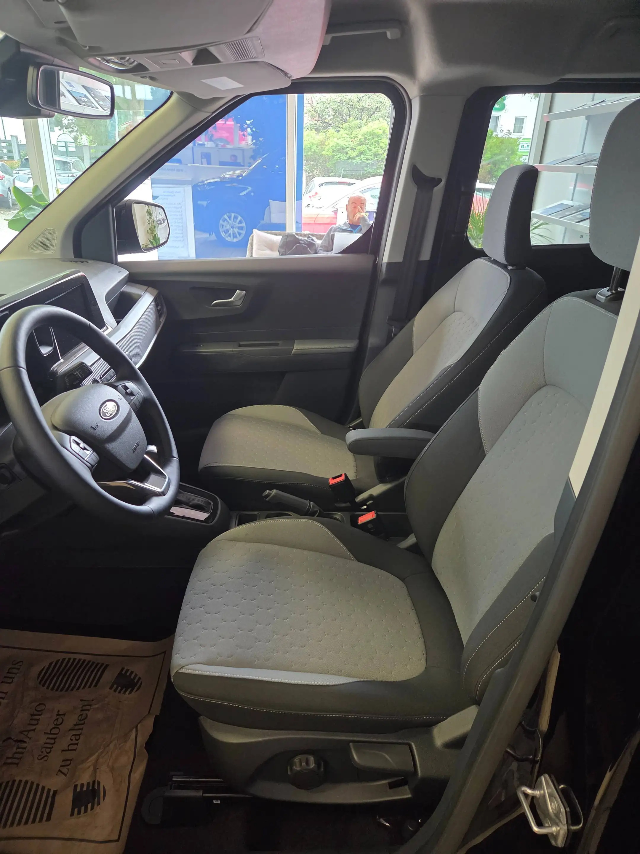 Ford Tourneo Courier Titanium — photo 6