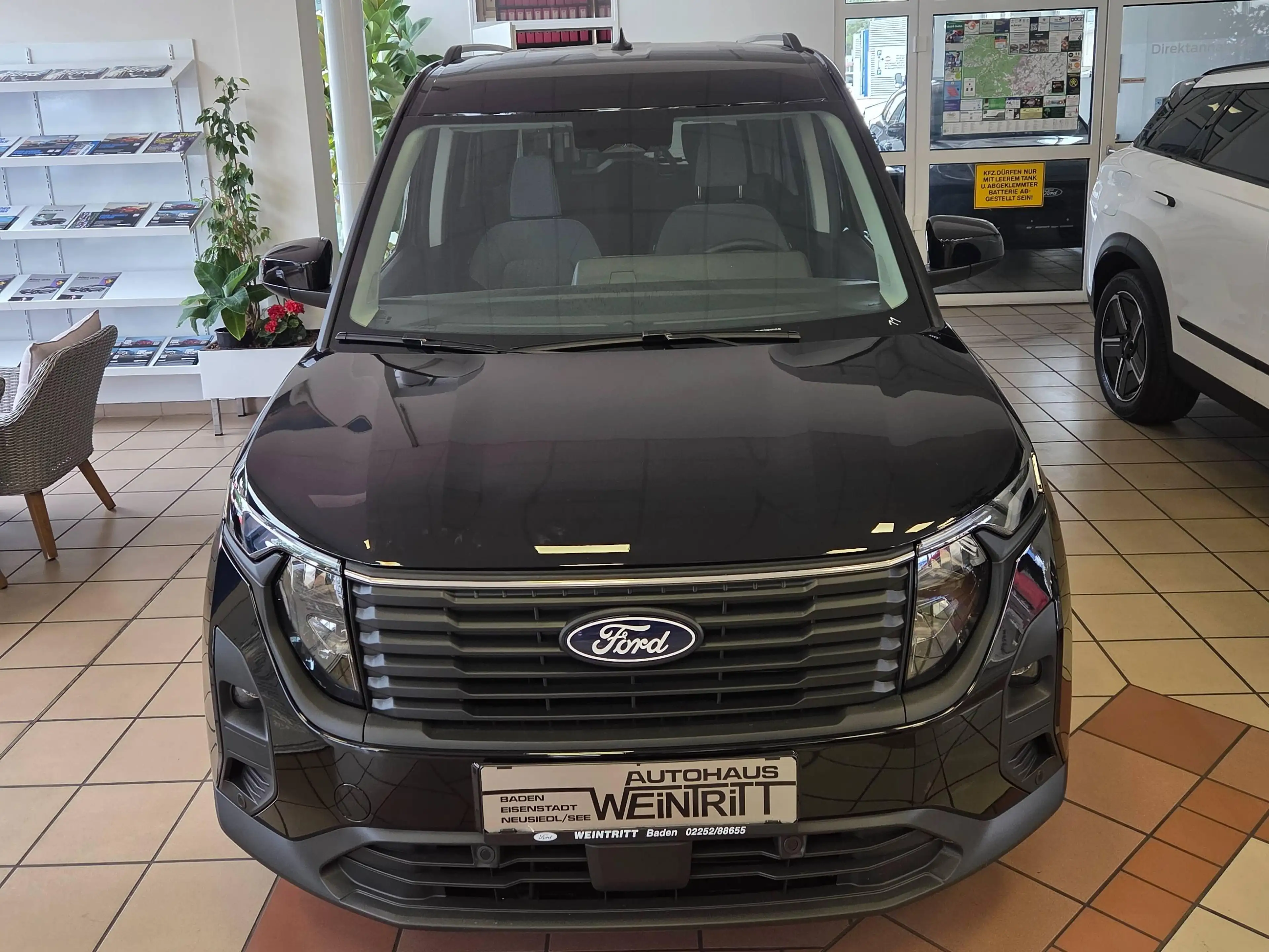 Ford Tourneo Courier Titanium — photo 2