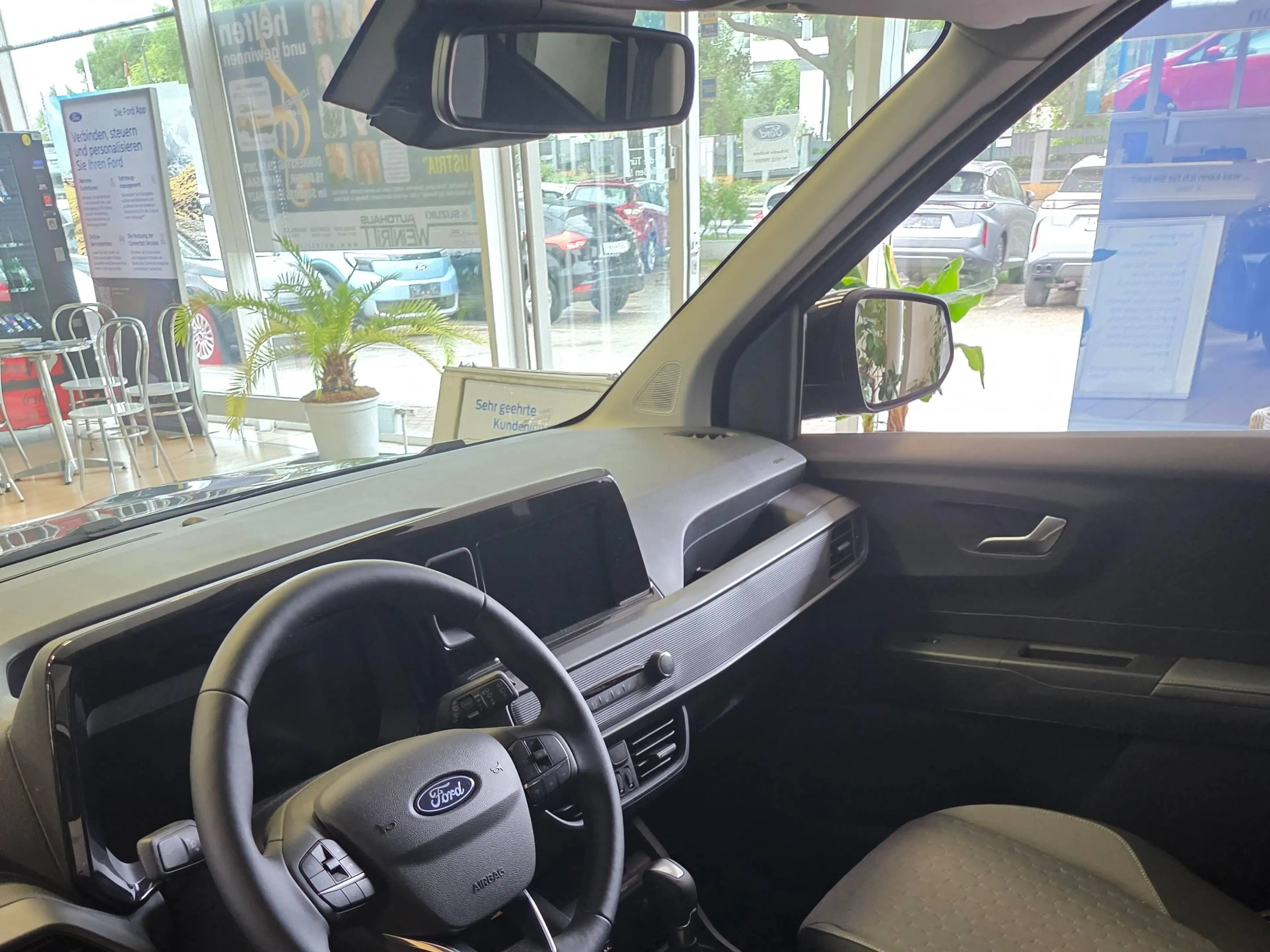 Ford Tourneo Courier Titanium — photo 5