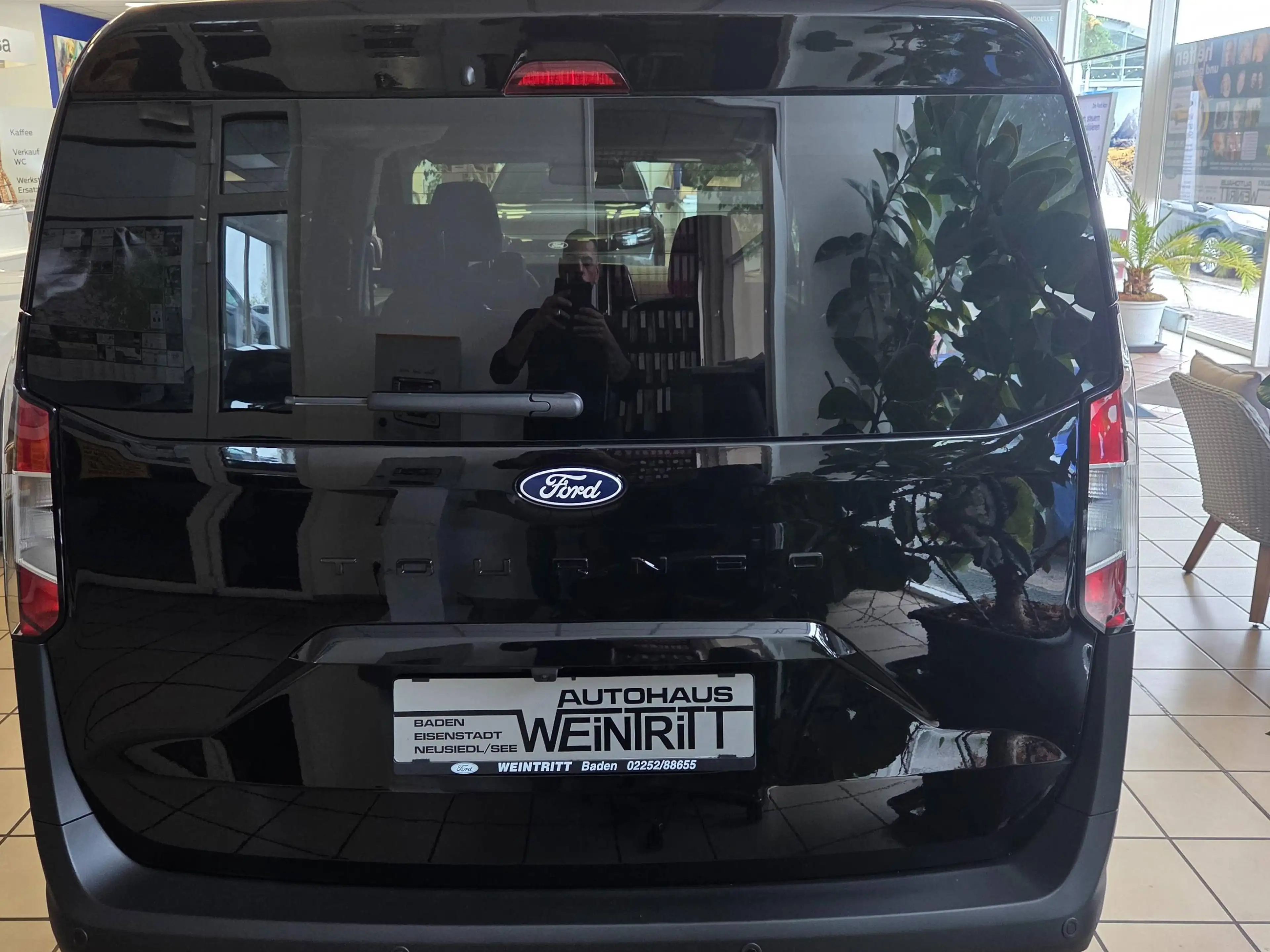 Ford Tourneo Courier Titanium — photo 3