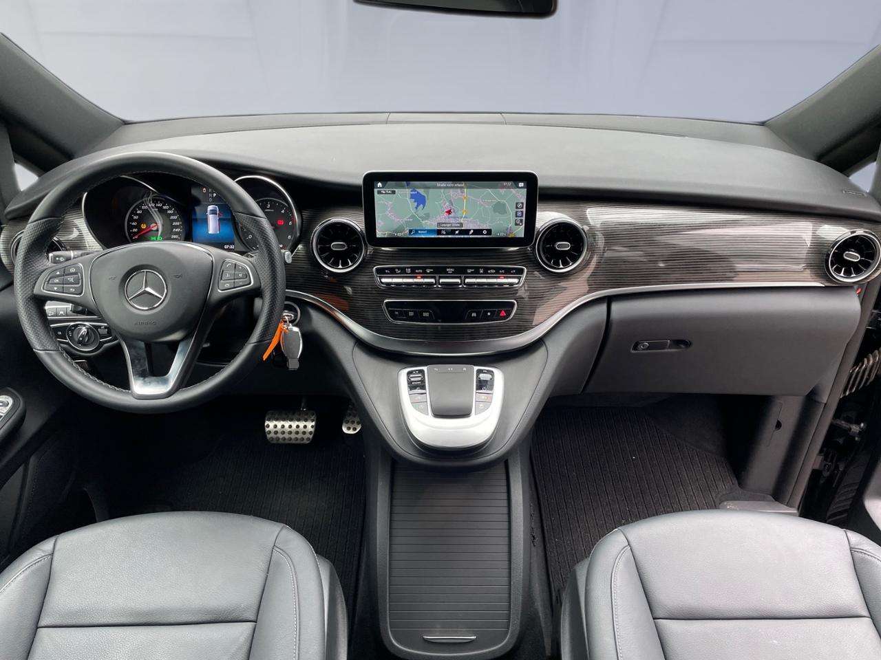 Mercedes-Benz V 250