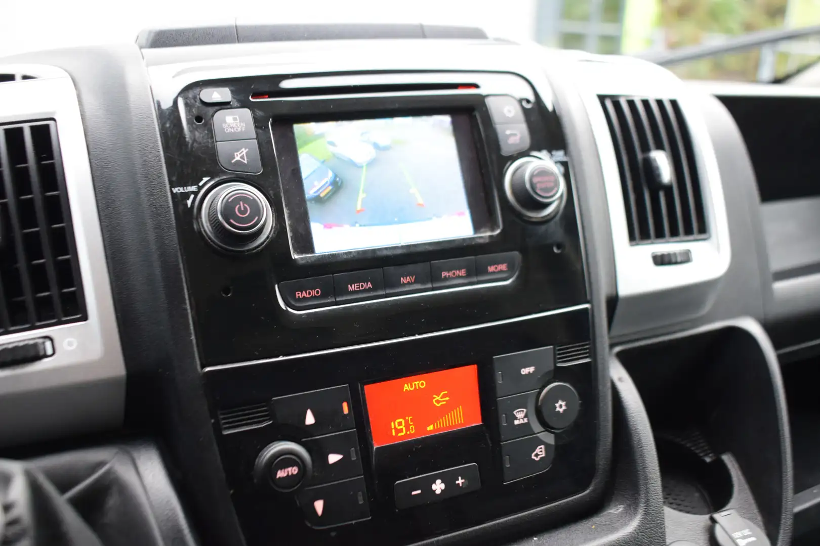 Fiat Ducato 30 2.3 MultiJet L1H1 Navi/Camera Airco/Ecc Cruise Wit - 2