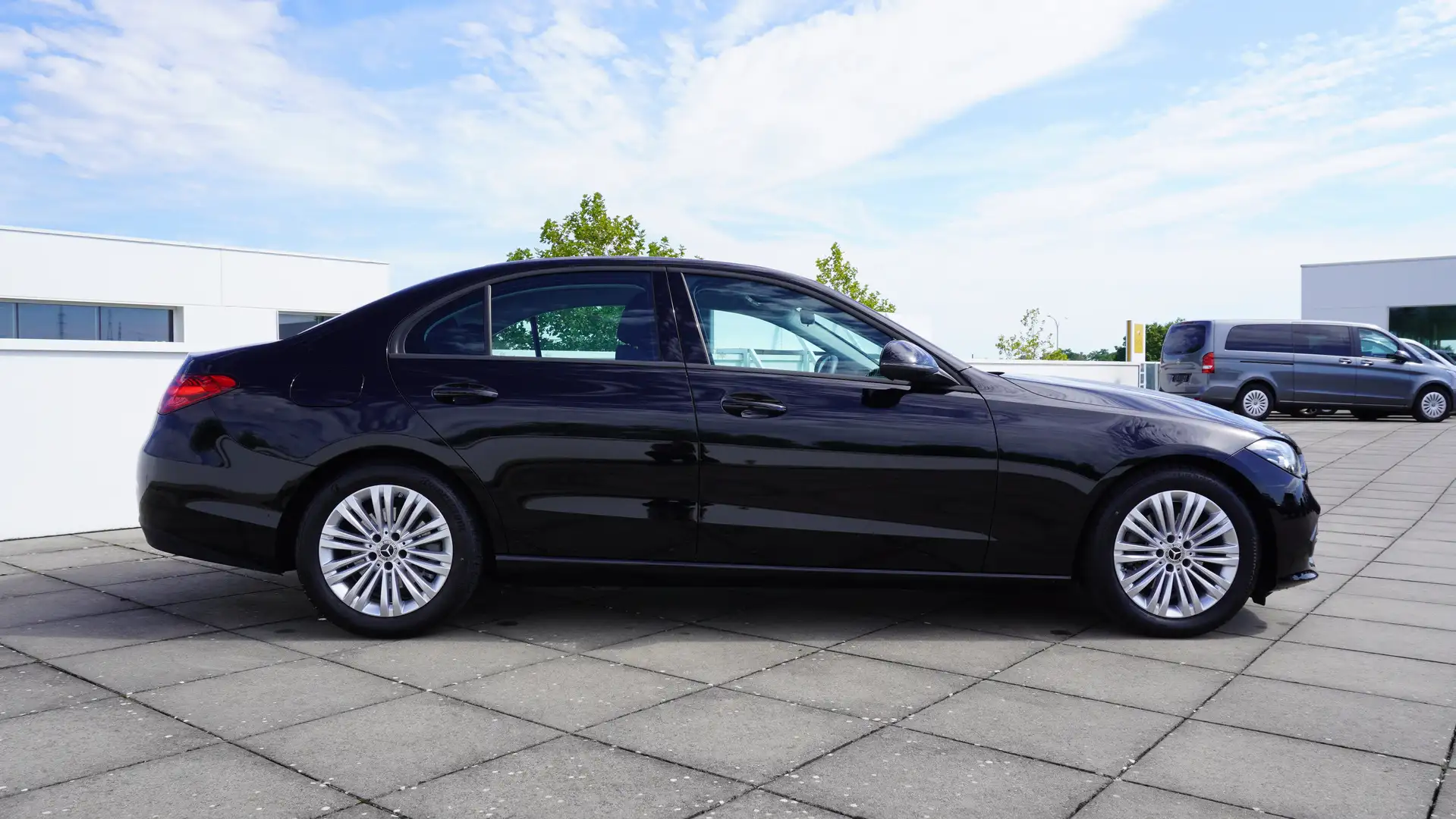 Mercedes-Benz C 180 MBUX/17" 10 DUBBELSPAAKS/ACT. SPOORASSIST Nero - 2