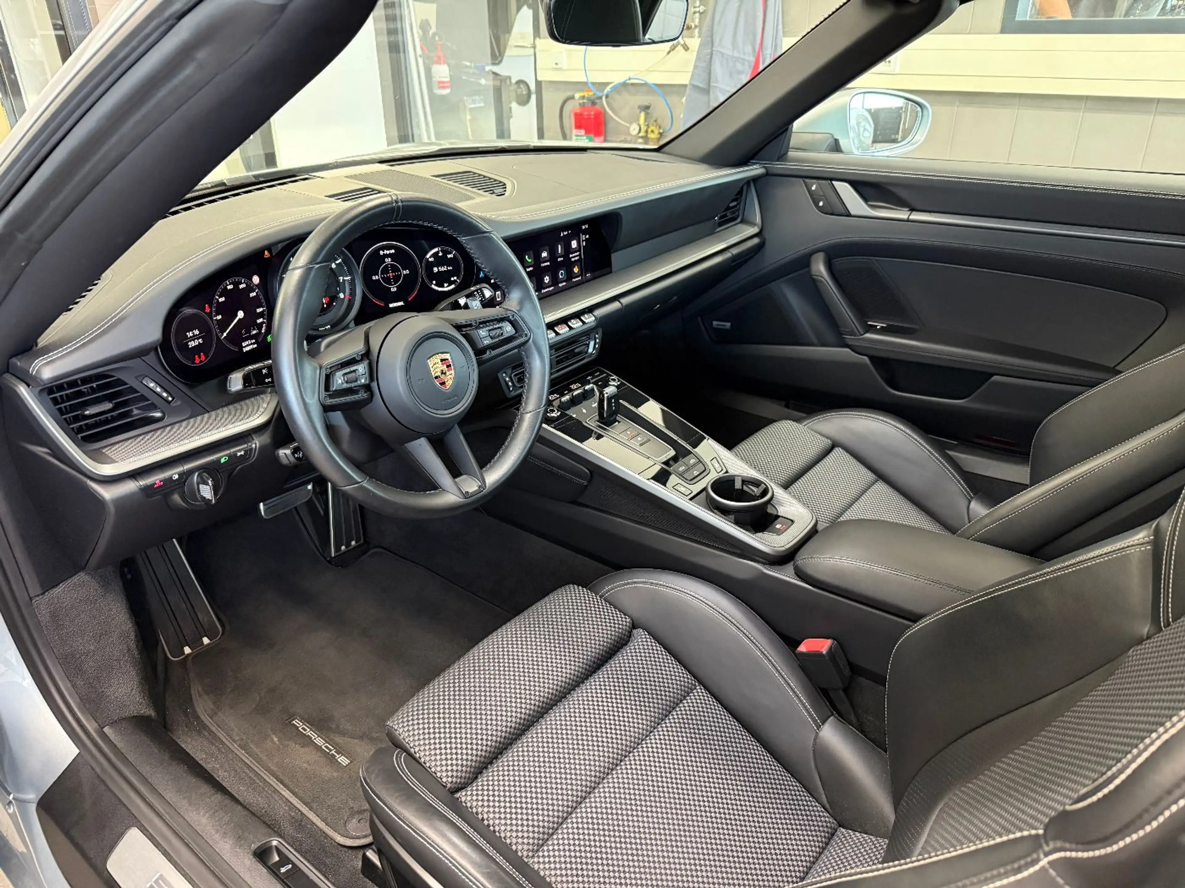 Porsche 992 (911) Carrera 4S Cabrio | Sportabgas | BOSE — photo 13