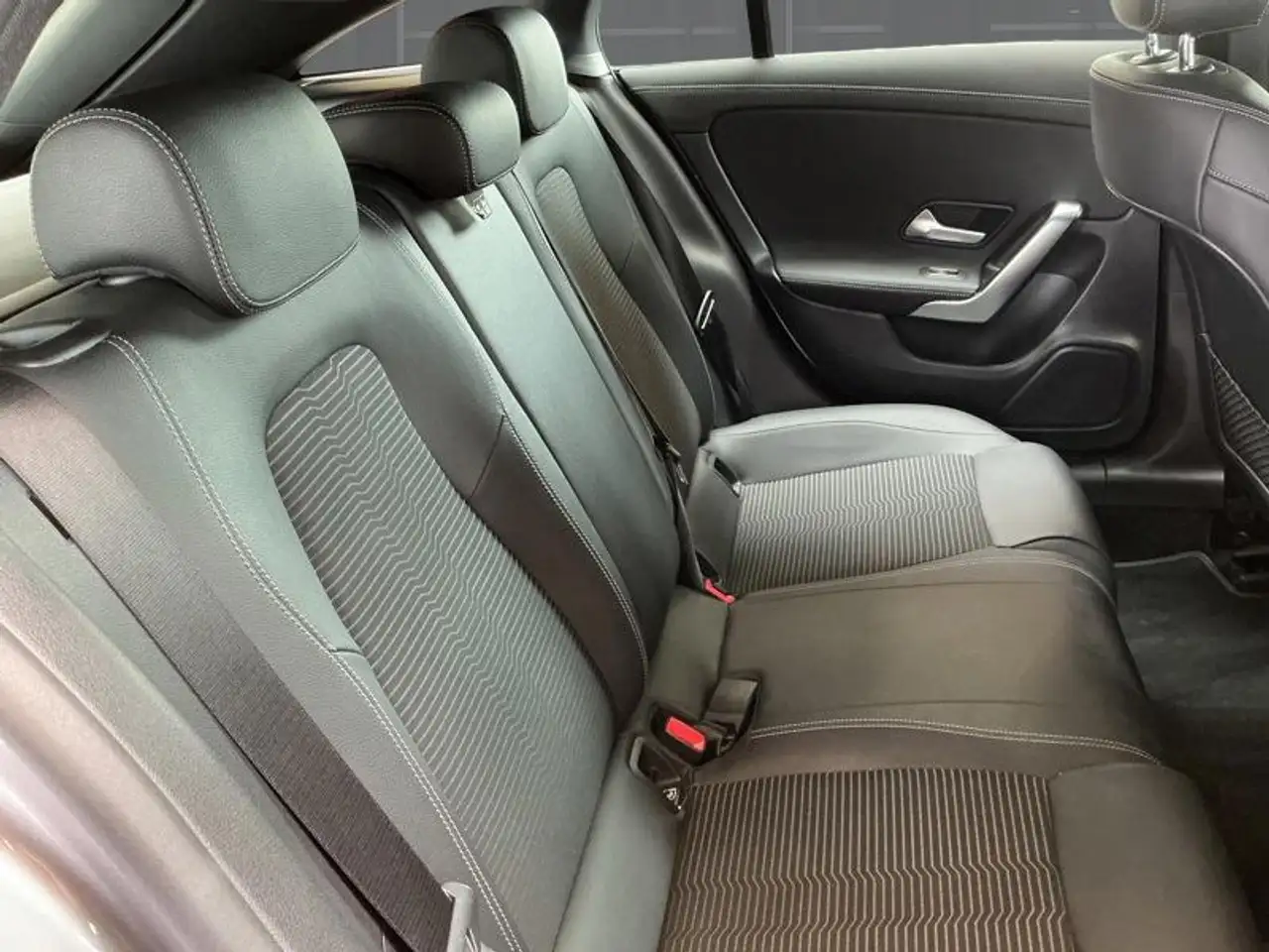 Mercedes-Benz CLA d Shooting Brake Luxury Line, миниатюра 13