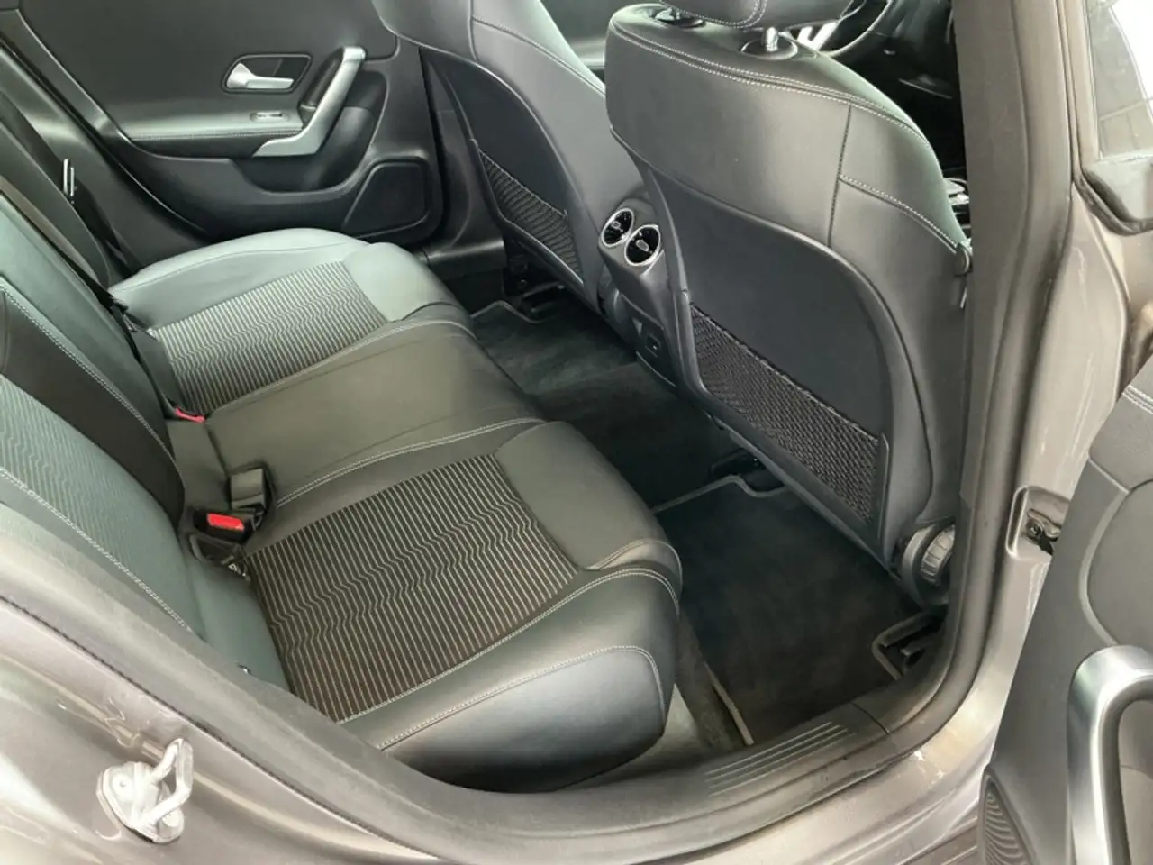 Mercedes-Benz CLA d Shooting Brake Luxury Line, миниатюра 12