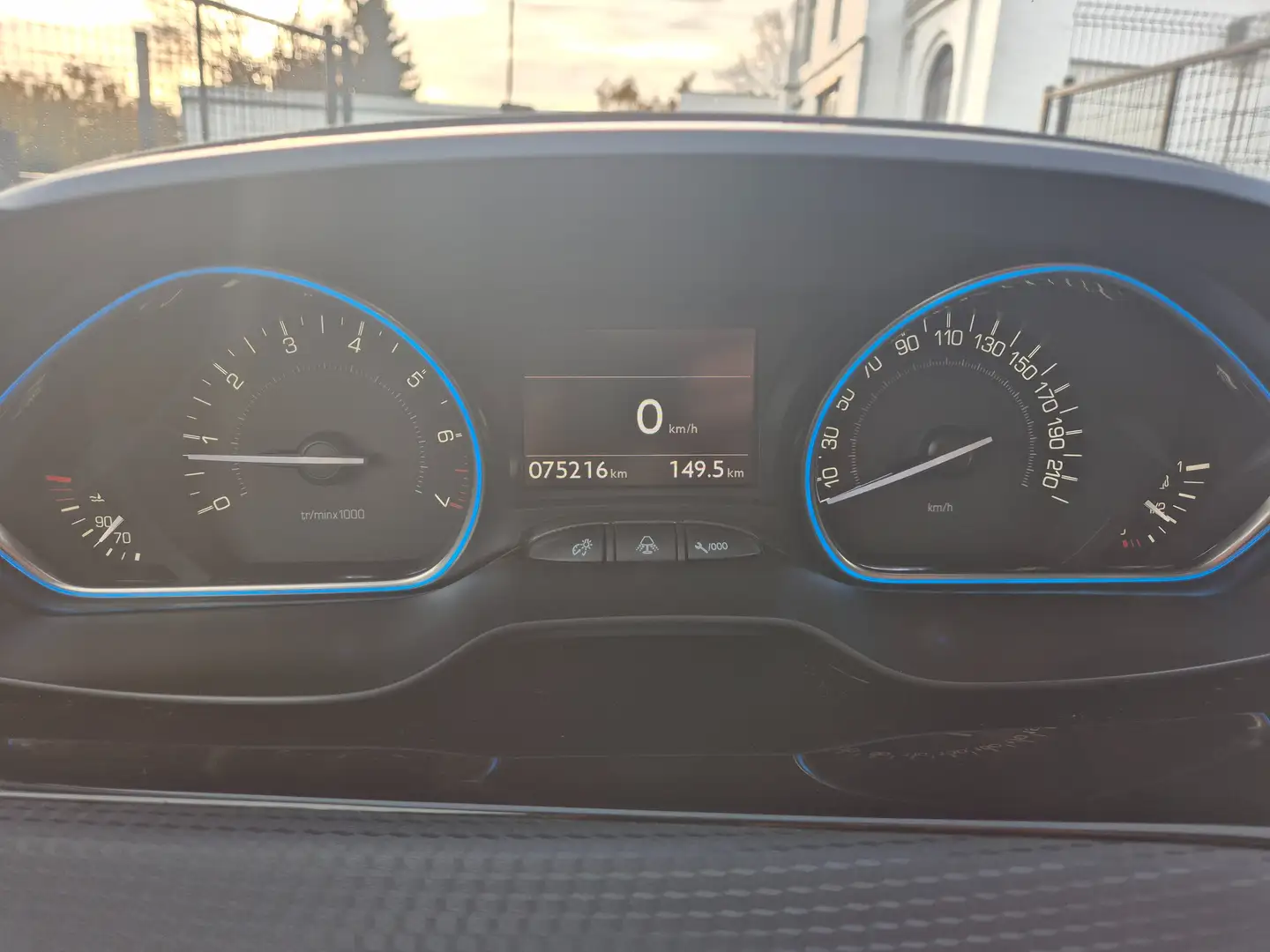 Peugeot 2008 1.2i Allure - EU6 - GARANTIE 1AN - Brun - 2