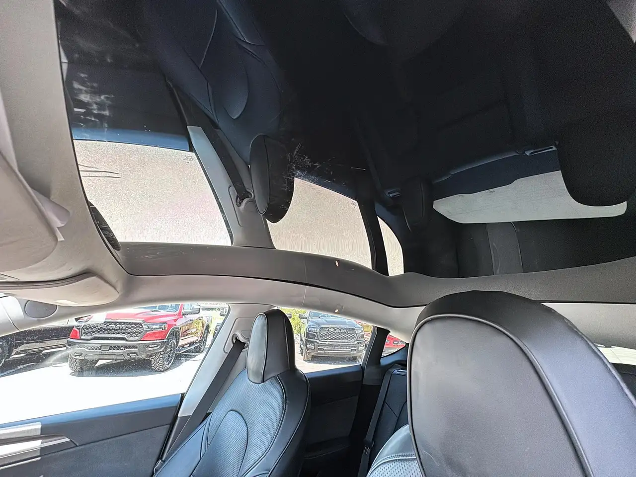 Tesla Model Y снимка Tesla Model Y