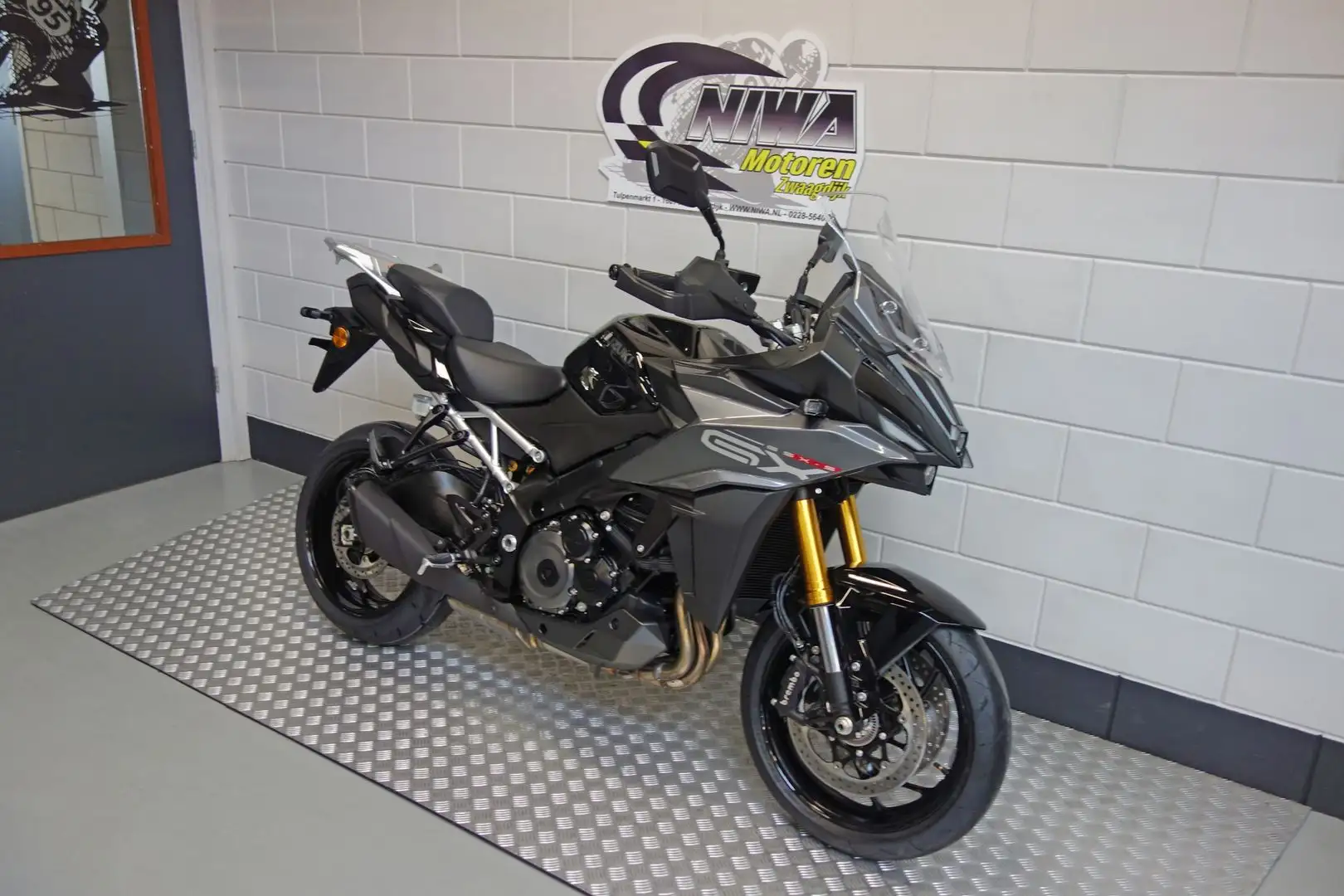 Suzuki GSX-S 1000GX Černá - 2