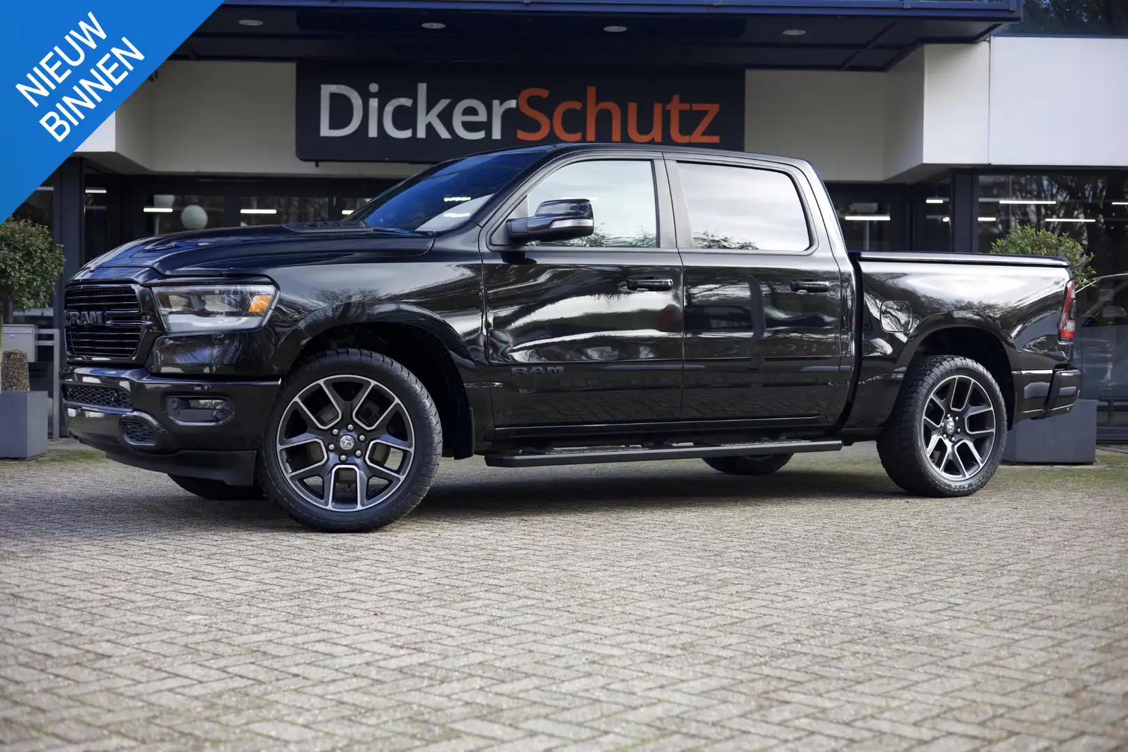 Dodge RAM 1500 5.7 V8 4x4 Crew Cab Sport Noir - 1
