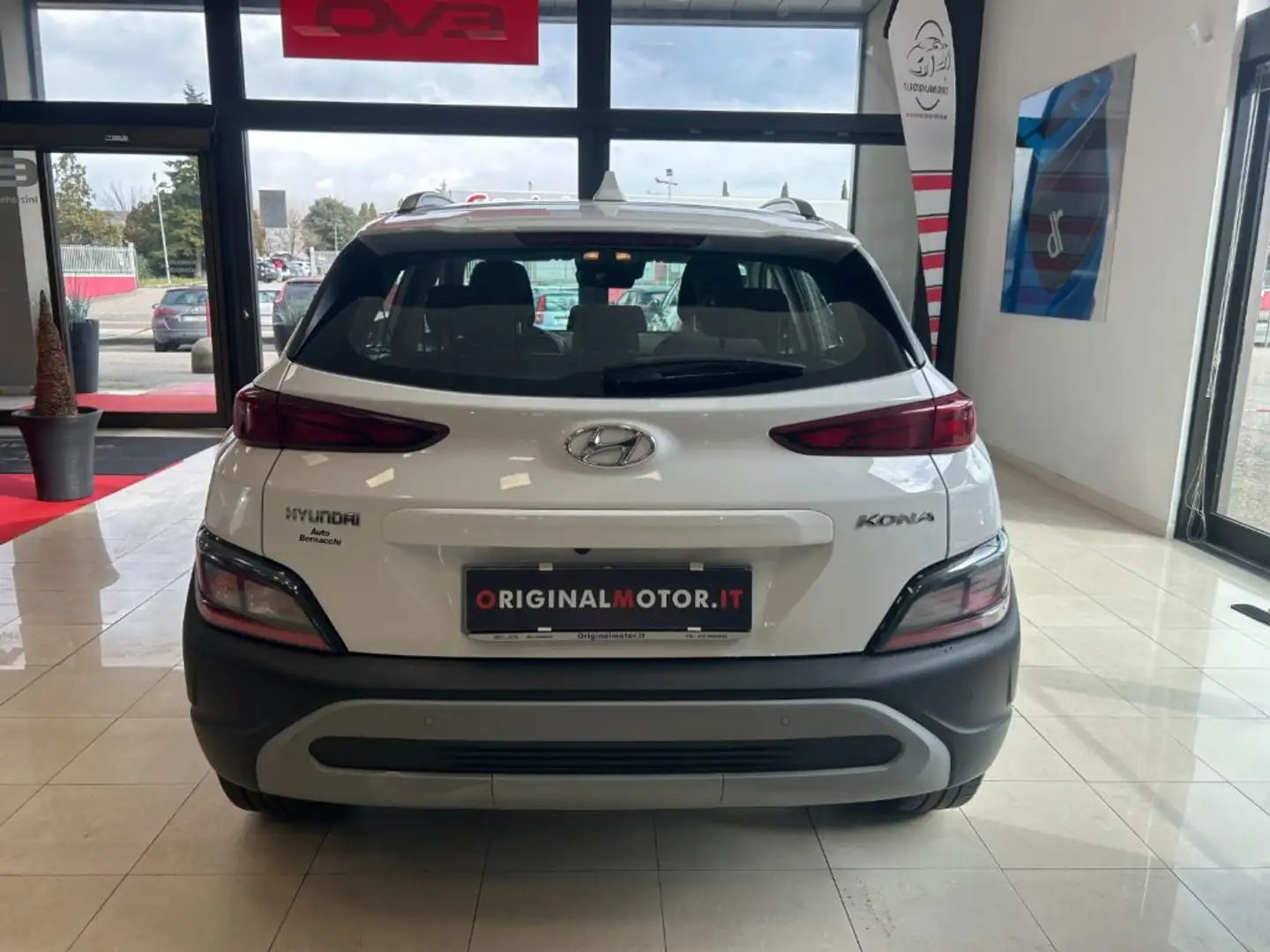 Hyundai KONA 1.0 T-GDI XTech OK NEOPATENTATI Blanco - 2