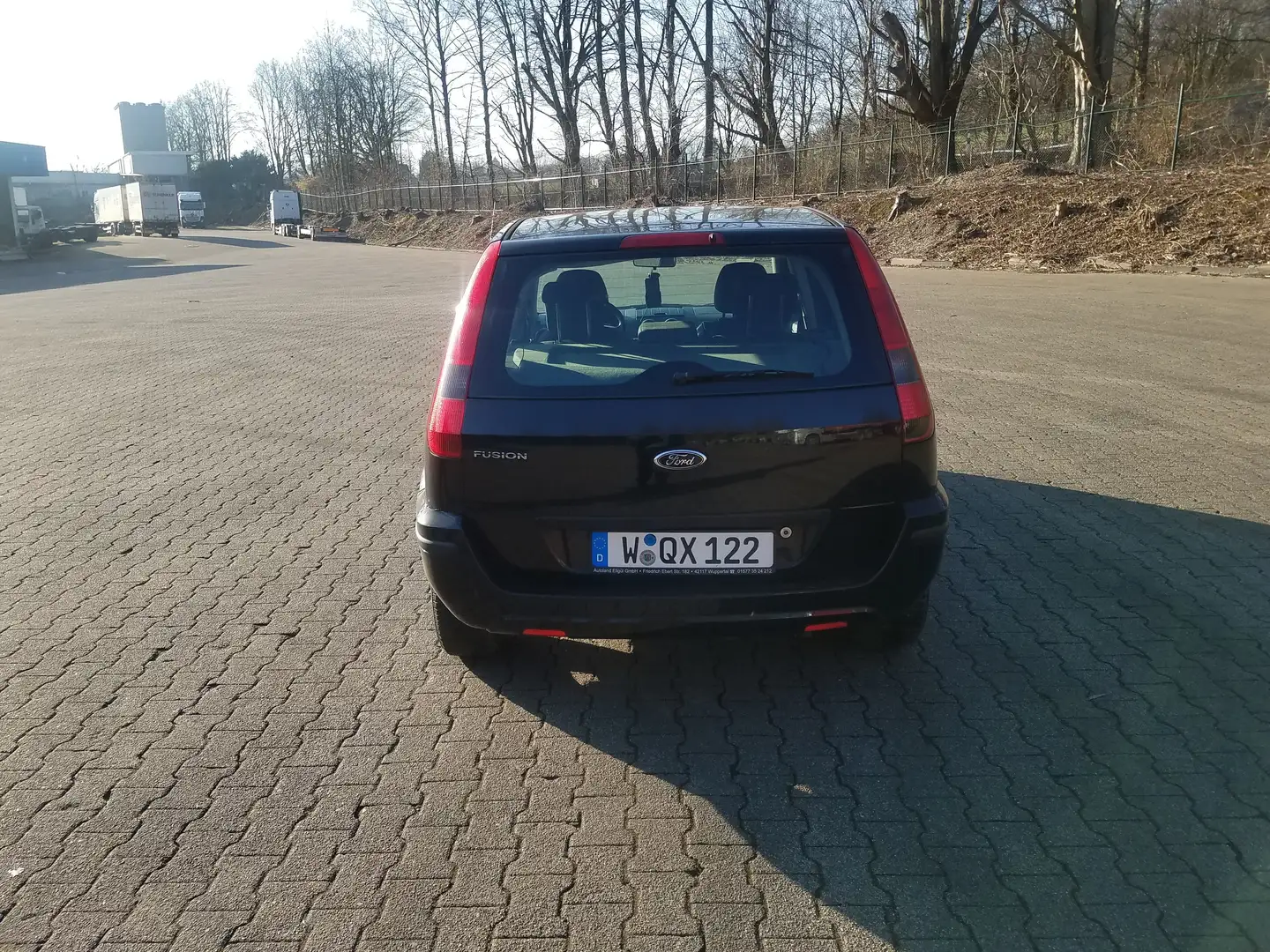 Ford Fusion 1.6 Trend Schwarz - 2