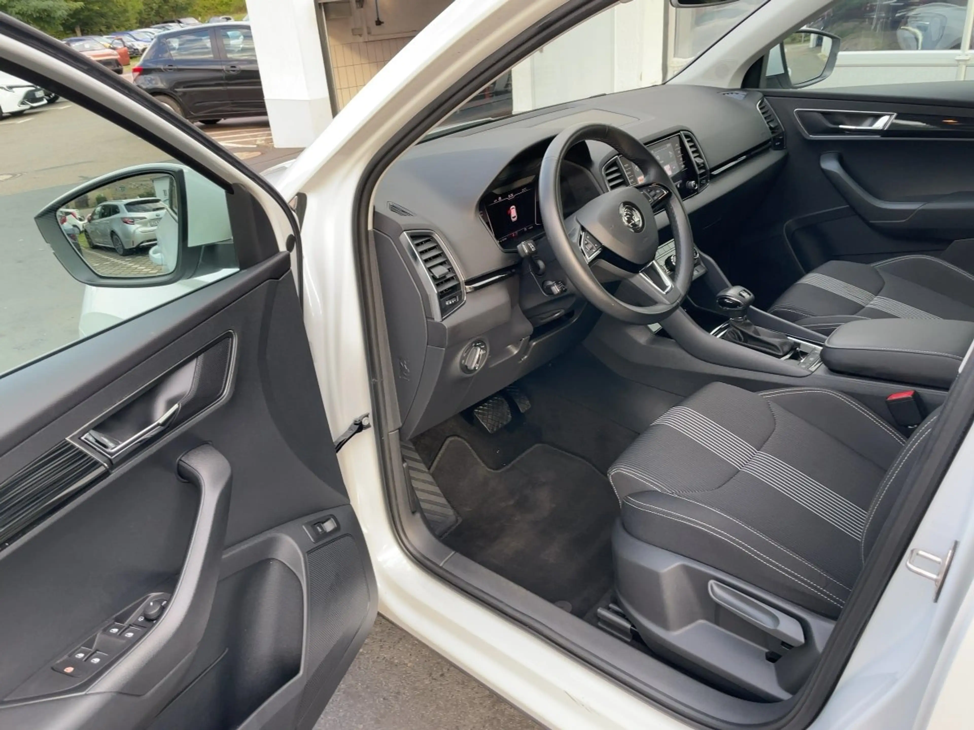 Skoda Karoq 1.5 TSI ACT Style AHK+LED+SHZ+2xKlima+Kam. — photo 8