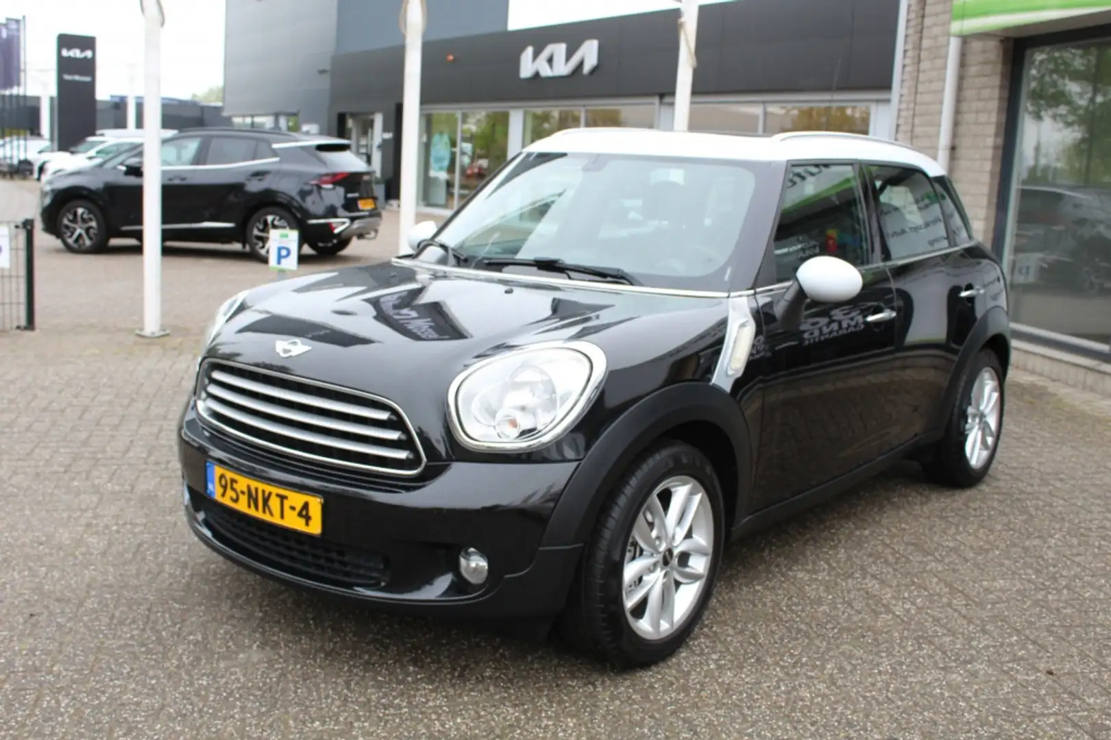 MINI Cooper Countryman Mini 1.6 Chili Zwart - 2