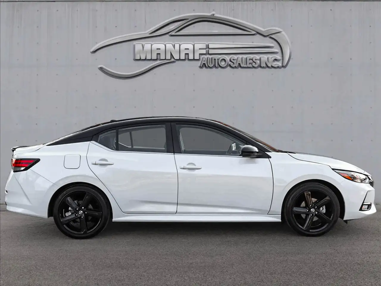 Nissan Sentra снимка Nissan Sentra