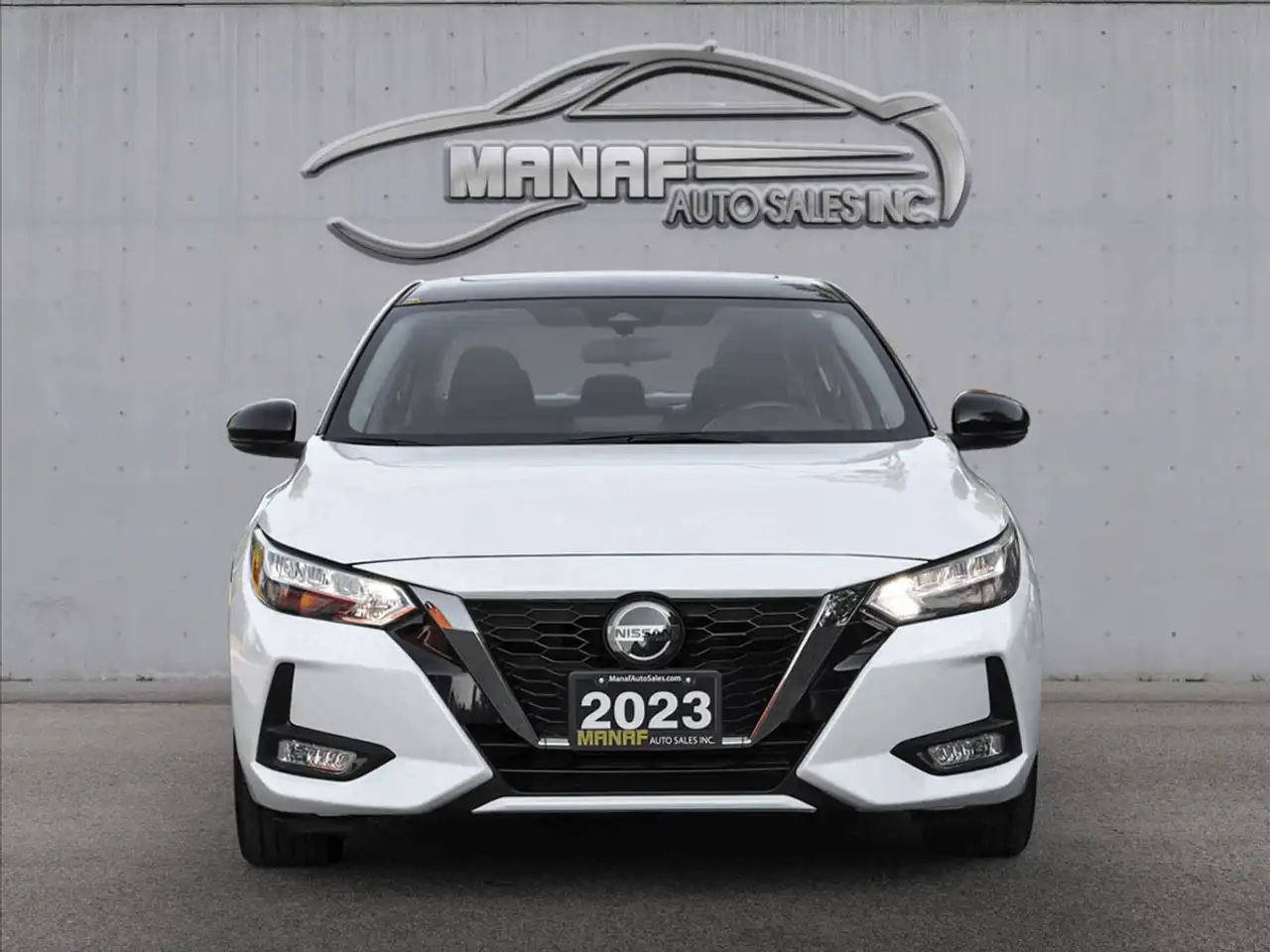 Nissan Sentra снимка Nissan Sentra