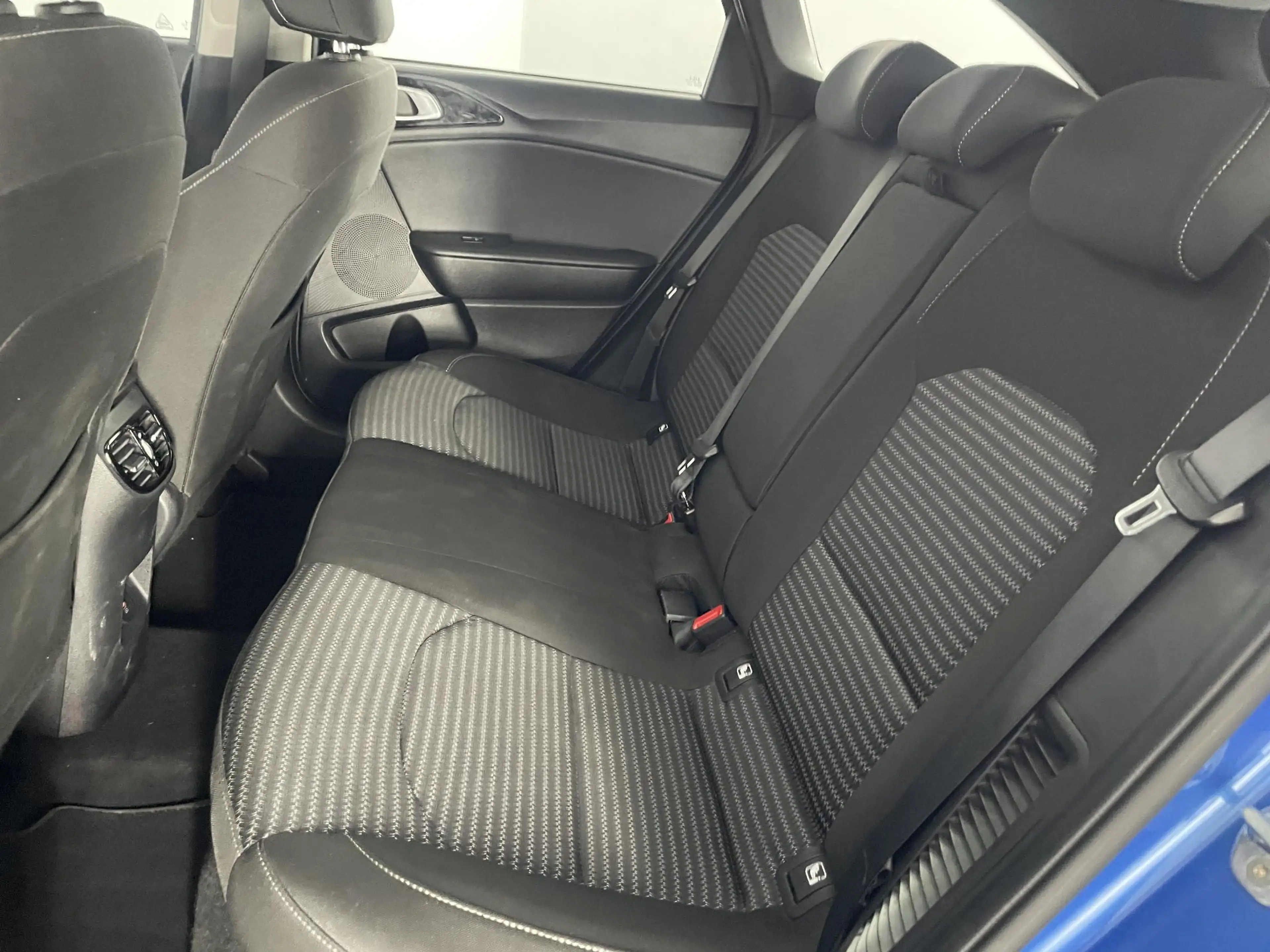 Kia Ceed SW / cee'd SW Sportswagon 1.6 GDI PHEV DynamicLine | Panoramadak — photo 17