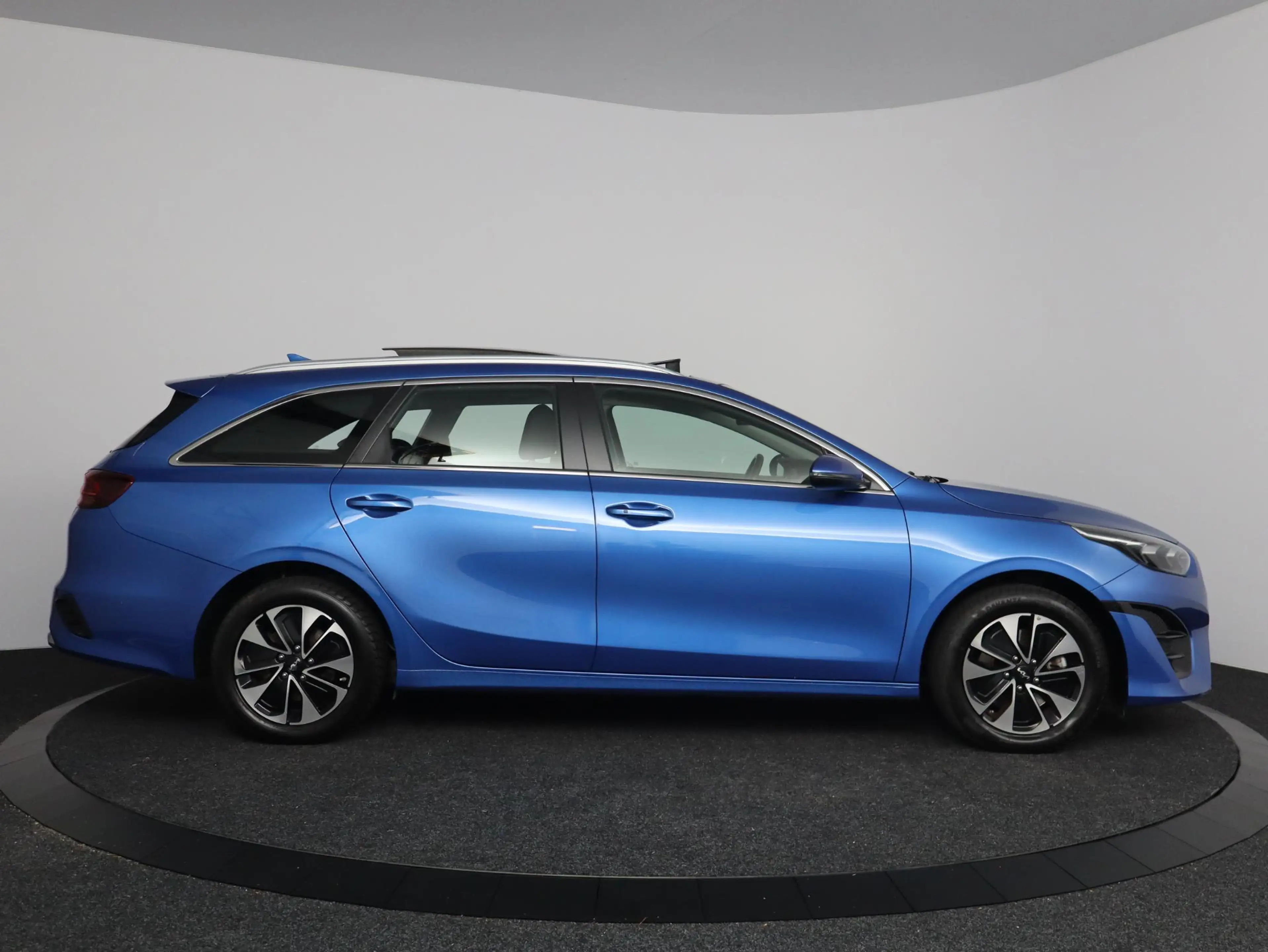 Kia Ceed SW / cee'd SW Sportswagon 1.6 GDI PHEV DynamicLine | Panoramadak — photo 6